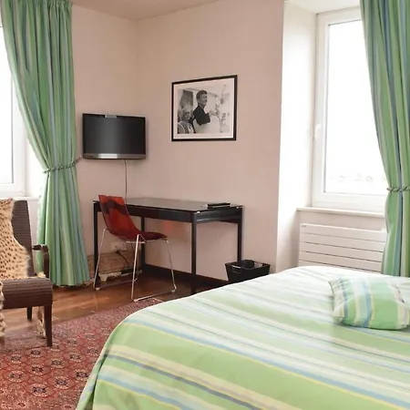Three-bedroom Holiday In Carteret Сasa de vacaciones *
