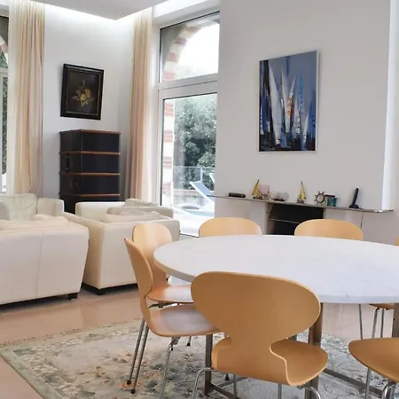 Three-bedroom Holiday In Carteret Сasa de vacaciones *